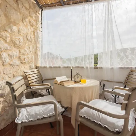 Kalpic Rusticus Radonic